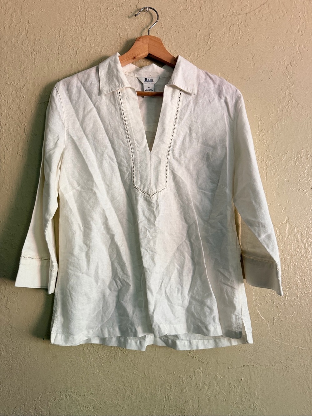 Bass Woman’s Beige Linen V-Neck Tunic Blouse, Size M